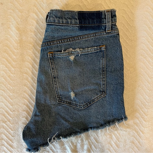 Abercrombie High Rise Mom Short - Picture 2 of 7